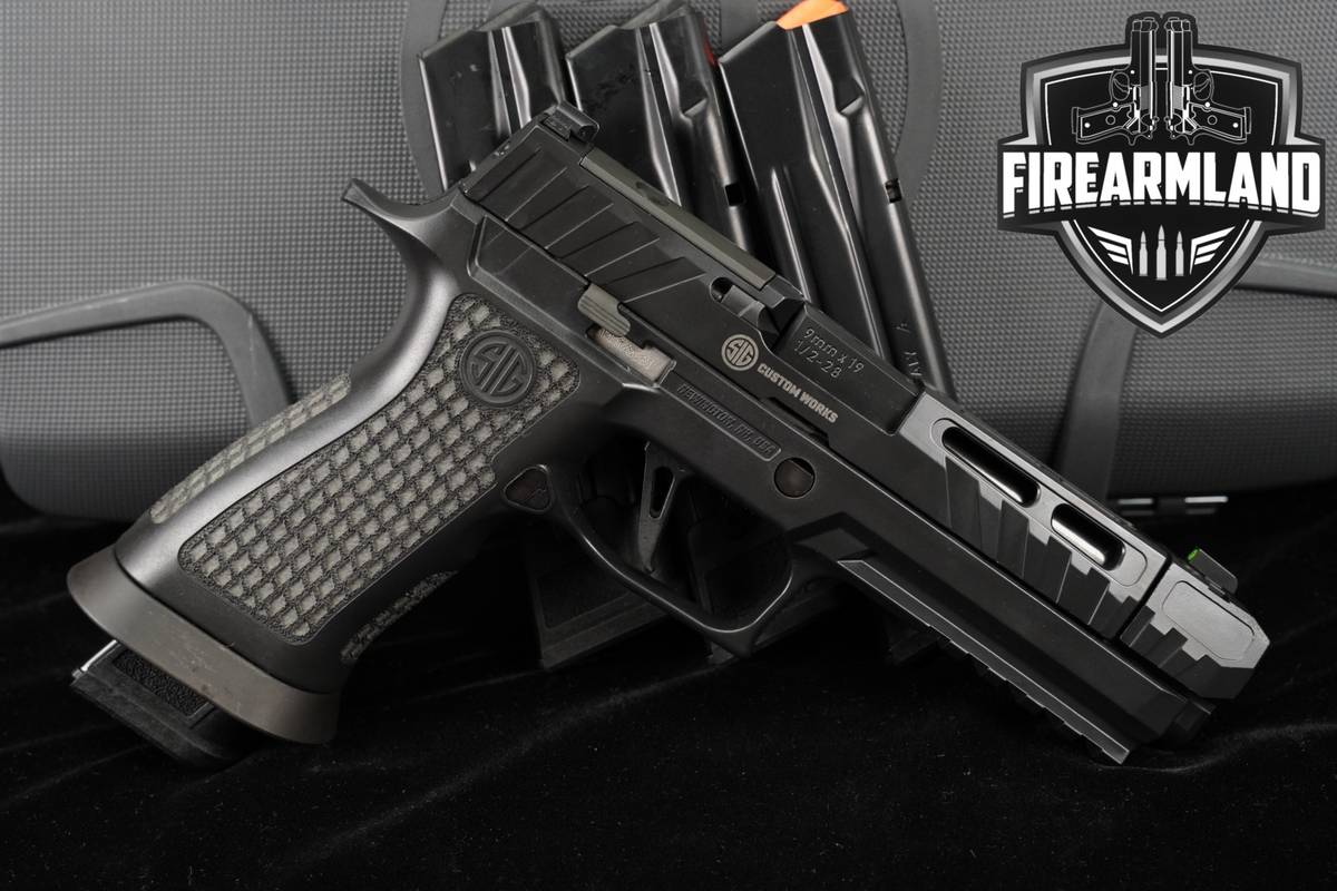 LIKE-NEW Sig Sauer P320 Spectre COMP Blackout Custom Works 9mm OR P-320